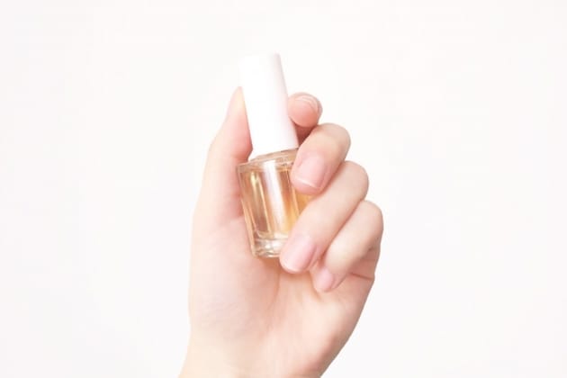 ネイルオイルとは？使い方や効果・使用頻度など疑問にお答え